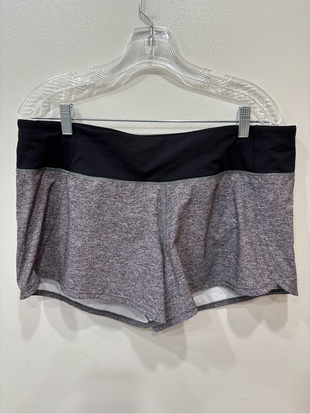 Lululemon Speed Up 4” Activewear Shorts Women’s Size 12